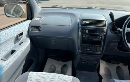 Toyota Ipsum II, 1999 год, 599 999 рублей, 14 фотография