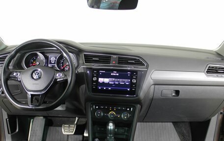 Volkswagen Tiguan II, 2019 год, 2 370 000 рублей, 10 фотография