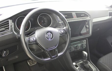 Volkswagen Tiguan II, 2019 год, 2 370 000 рублей, 12 фотография