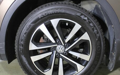 Volkswagen Tiguan II, 2019 год, 2 370 000 рублей, 17 фотография