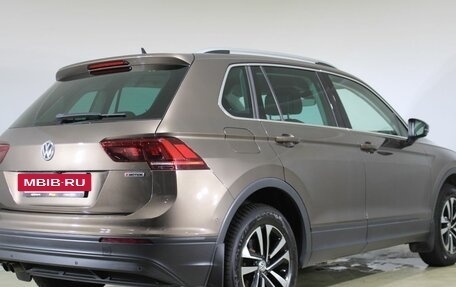 Volkswagen Tiguan II, 2019 год, 2 370 000 рублей, 5 фотография