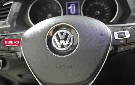 Volkswagen Tiguan II, 2019 год, 2 370 000 рублей, 15 фотография
