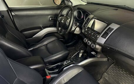Mitsubishi Outlander III рестайлинг 3, 2010 год, 1 200 000 рублей, 11 фотография