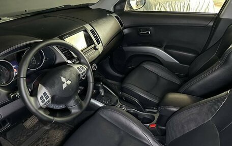 Mitsubishi Outlander III рестайлинг 3, 2010 год, 1 200 000 рублей, 7 фотография