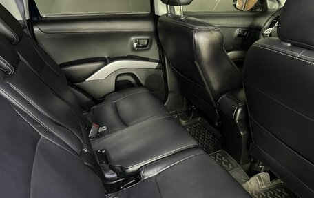 Mitsubishi Outlander III рестайлинг 3, 2010 год, 1 200 000 рублей, 10 фотография