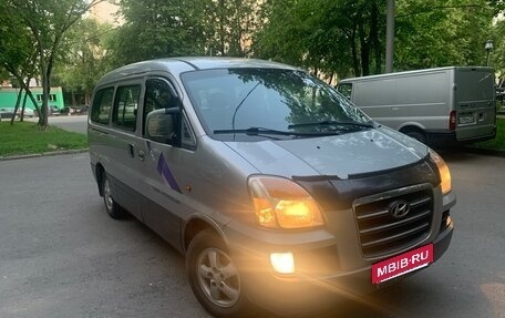 Hyundai Starex I рестайлинг, 2007 год, 450 000 рублей, 2 фотография
