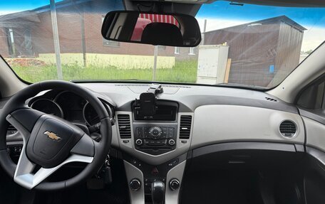 Chevrolet Cruze II, 2011 год, 600 000 рублей, 10 фотография