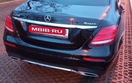 Mercedes-Benz E-Класс, 2020 год, 3 500 000 рублей, 4 фотография