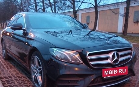 Mercedes-Benz E-Класс, 2020 год, 3 500 000 рублей, 2 фотография