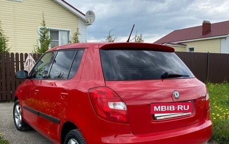 Skoda Fabia II, 2011 год, 800 000 рублей, 5 фотография