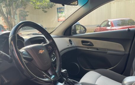 Chevrolet Cruze II, 2011 год, 800 000 рублей, 12 фотография