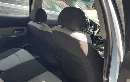 Chevrolet Cruze II, 2011 год, 800 000 рублей, 9 фотография