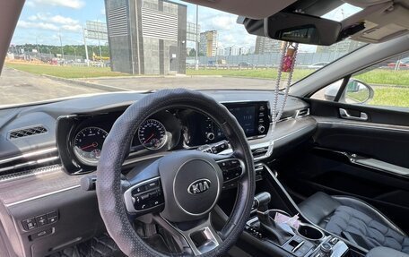 KIA K5, 2021 год, 2 400 000 рублей, 13 фотография
