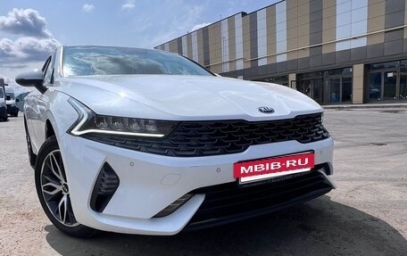 KIA K5, 2021 год, 2 400 000 рублей, 12 фотография
