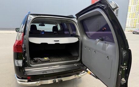 Toyota Land Cruiser Prado 150 рестайлинг 2, 2013 год, 3 180 000 рублей, 12 фотография