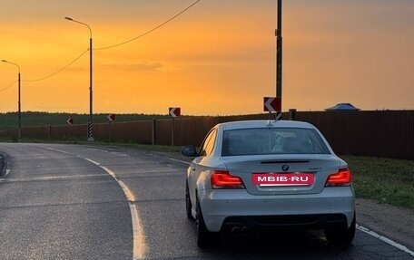 BMW 1 серия, 2011 год, 2 800 000 рублей, 4 фотография