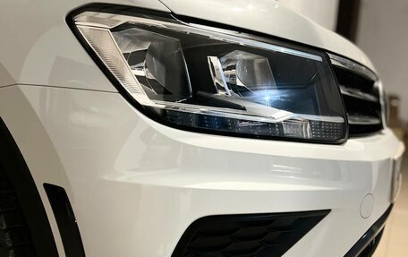 Volkswagen Tiguan II, 2019 год, 2 697 999 рублей, 2 фотография