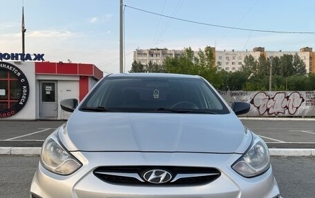 Hyundai Solaris II рестайлинг, 2011 год, 705 000 рублей, 2 фотография