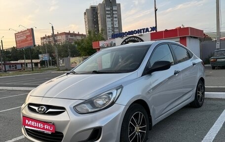 Hyundai Solaris II рестайлинг, 2011 год, 705 000 рублей, 3 фотография