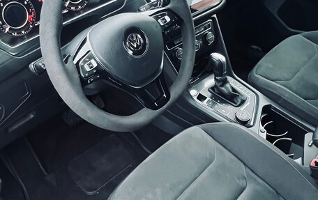 Volkswagen Tiguan II, 2017 год, 2 100 000 рублей, 4 фотография