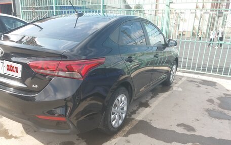 Hyundai Solaris II рестайлинг, 2018 год, 1 300 000 рублей, 2 фотография