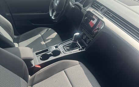 Volkswagen Passat B8 рестайлинг, 2017 год, 1 900 000 рублей, 6 фотография