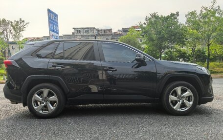 Toyota RAV4, 2021 год, 2 895 000 рублей, 4 фотография
