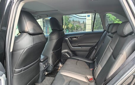 Toyota RAV4, 2021 год, 2 895 000 рублей, 8 фотография