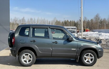 Chevrolet Niva I рестайлинг, 2017 год, 647 000 рублей, 21 фотография