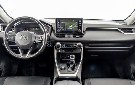 Toyota RAV4, 2020 год, 3 160 000 рублей, 14 фотография