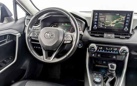 Toyota RAV4, 2020 год, 3 160 000 рублей, 28 фотография