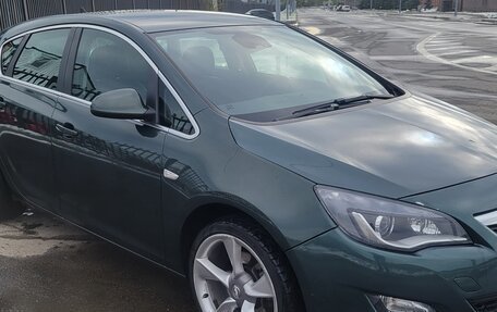 Opel Astra J, 2010 год, 595 000 рублей, 3 фотография