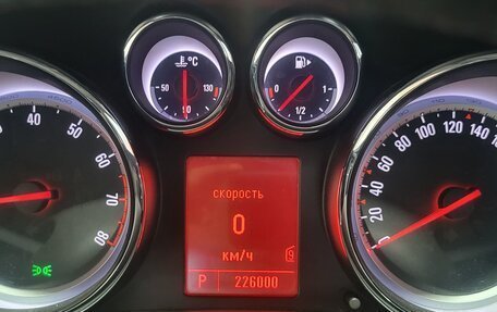 Opel Astra J, 2010 год, 595 000 рублей, 14 фотография