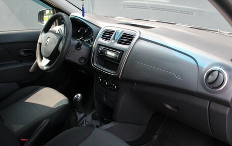 Renault Logan II, 2015 год, 635 000 рублей, 16 фотография