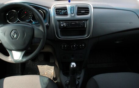 Renault Logan II, 2015 год, 635 000 рублей, 18 фотография