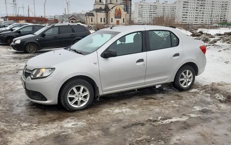 Renault Logan II, 2017 год, 800 000 рублей, 8 фотография