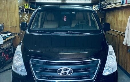 Hyundai H-1 II рестайлинг, 2018 год, 2 450 000 рублей, 20 фотография