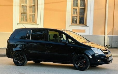 Opel Zafira B, 2008 год, 585 000 рублей, 2 фотография