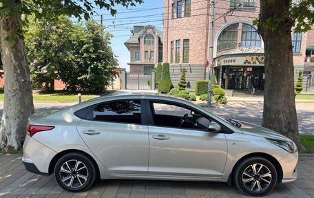 Hyundai Solaris II рестайлинг, 2020 год, 1 350 000 рублей, 4 фотография