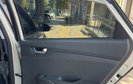 Hyundai Solaris II рестайлинг, 2020 год, 1 350 000 рублей, 23 фотография
