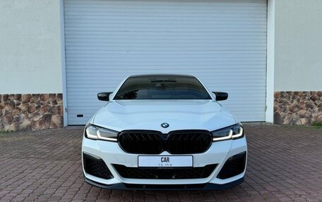 BMW 5 серия, 2021 год, 5 290 000 рублей, 2 фотография