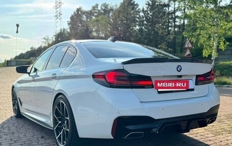 BMW 5 серия, 2021 год, 5 290 000 рублей, 15 фотография