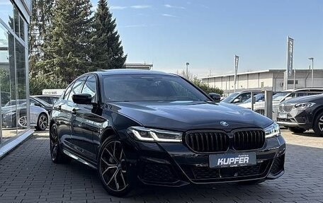 BMW 5 серия, 2022 год, 5 085 000 рублей, 2 фотография