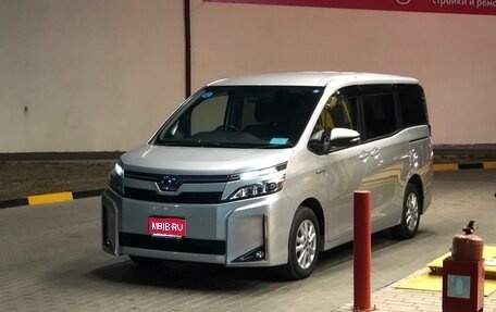 Toyota Voxy III, 2019 год, 2 050 000 рублей, 1 фотография