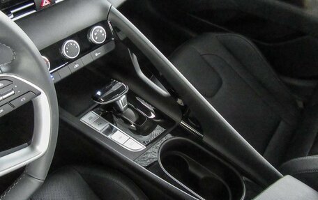 Hyundai Elantra, 2024 год, 2 932 500 рублей, 11 фотография