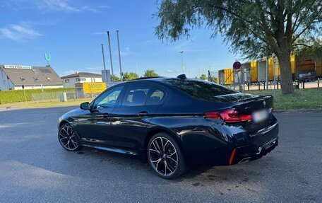 BMW 5 серия, 2022 год, 5 620 000 рублей, 5 фотография