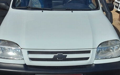 Chevrolet Niva I рестайлинг, 2004 год, 450 000 рублей, 1 фотография