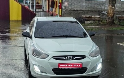 Hyundai Solaris II рестайлинг, 2013 год, 900 000 рублей, 1 фотография