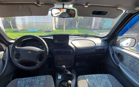 Chevrolet Niva I рестайлинг, 2004 год, 450 000 рублей, 23 фотография