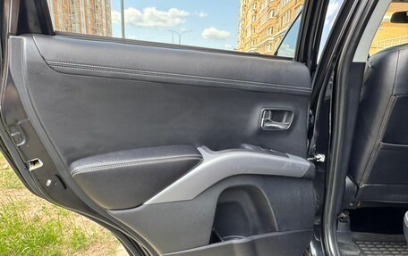 Mitsubishi Outlander III рестайлинг 3, 2010 год, 1 180 000 рублей, 10 фотография